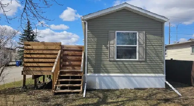 105, 9090 24 St SE