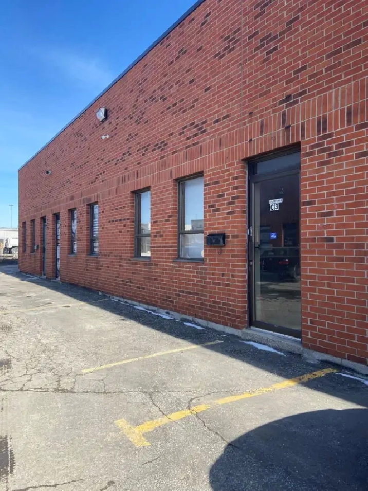 1200 sq ft Industrial Unit for rent
