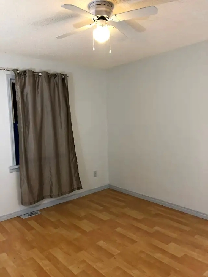 Spacious Room in House - Prime Location Northwest Edmonton