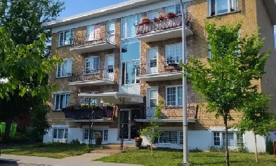 Vrai Vieux Longueuil - 4 1/2 chauffé pour 01 août 2026
