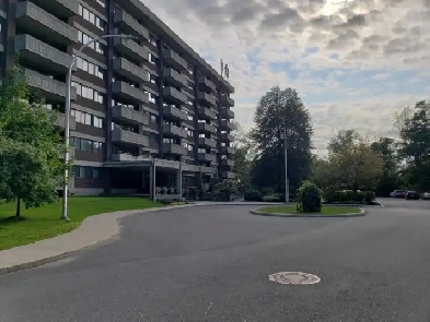 TOUT INCLUS! Grand condo 3 et 1/2 830p.ca, MEUBLÉ à louer, 1748$