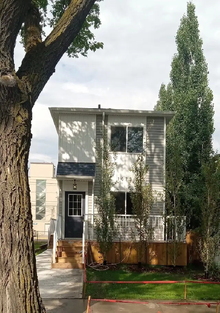 Brand-new home in Central Edmonton - Call Pat at 825-419-6281