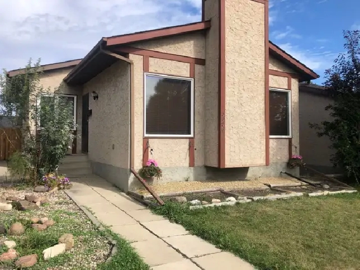 2 Bed 1 Bath Unit in Edmonton, AB
