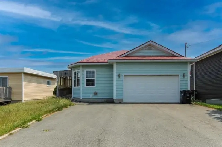 Large Wheelchair Accessible Home-Can Suit Anyone!