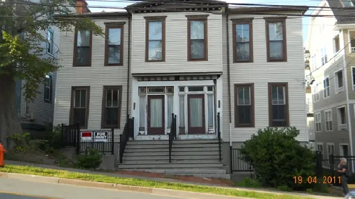 SOUHEND, HUGE 2 BDRM FLAT ON SOUTH ST,
