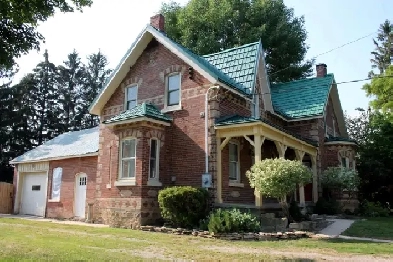 For Rent Kemble - 3 Bedroom   2 Bath Farmhouse