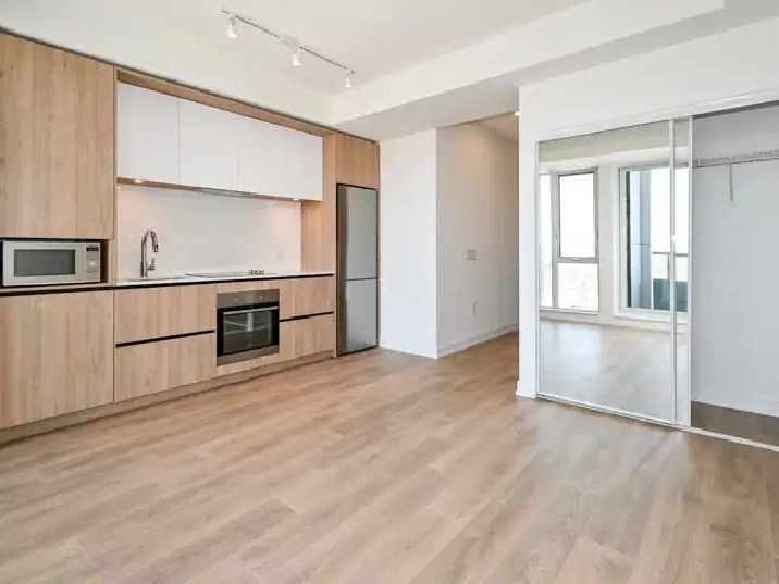 BACHELOR STUDIO on THE PENTHOUSE FLOOR