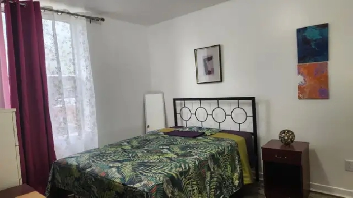 Belle chambre meublée avec salle de bain privé– Berri-UQAM | 760