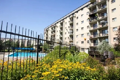 4 1/2 - 5 1/2 Charlesbourg - Piscine - jardins - août