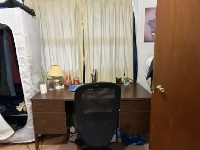 A room nearby U of W , RRC and medical school of UM