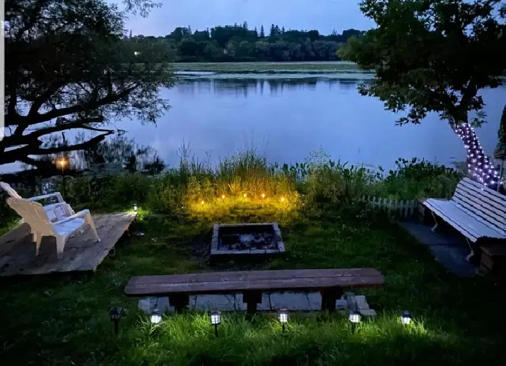 Fully Renovated Riverside and View Studio