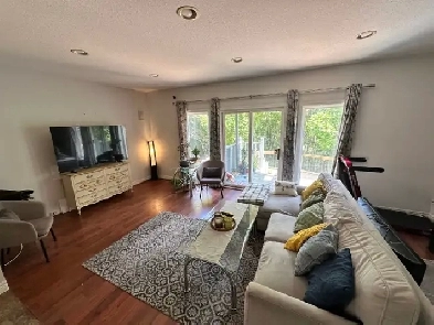 2 Large bright private rooms from Aug 1st— Female-only household