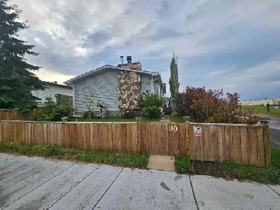 FOR SALE- Beautiful Move-In Ready Family Home