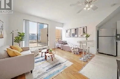 Bachelor Unit Available In St. Lawerence market area-$2275