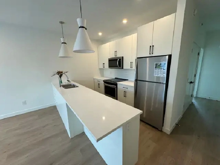 3 bed 2.5 bath Duplex Suite for Rent in Crescentwood