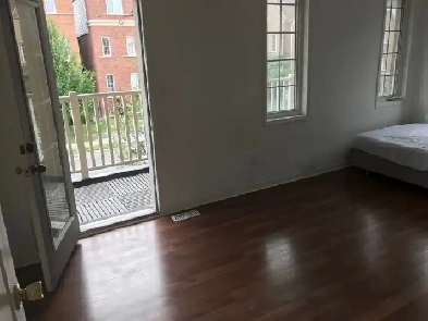 Furnished room  with Shared shower walking distance to York Uni