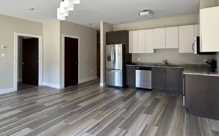 1 bedrm, 1 bathrm and a den - $1895 Shiraz Gardens 50  community