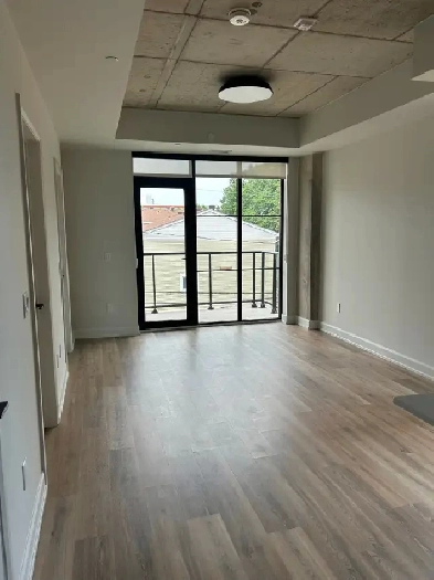 2BD-1bath up for a lease takeover in Hintonburg