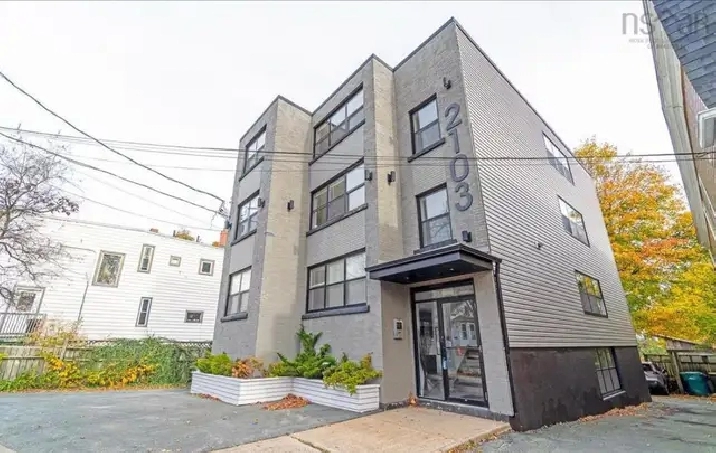 Halifax one-bed/one-bath, ensuite laundry, AC and parking