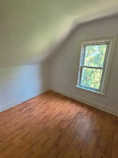 Rooms near Hamilton Harbour  for Rent