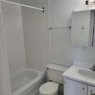 Longueuil, 4 ½ - $1350/month - Balcony. 2950 Mazenod Street