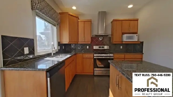 2600 sqft 4 Bed   Den / 3.5 Bath Home in MacTaggart with Bsmt