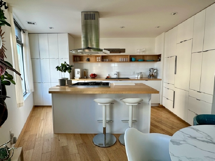 2 Bed 1.5 Bath Plus Den Condo For Rent On Wellington Cres