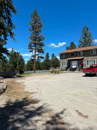 4-3990 Jean Rd. (horse country)  3br TOWNHOUSE - private, quite