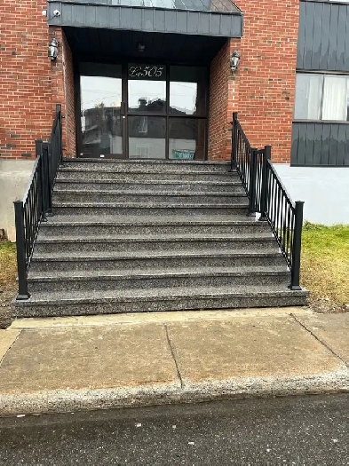 4 1/2 app for rent, à louer chomedey Laval