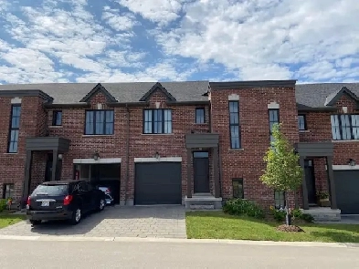 3 bedroom townhouse at North London for rent $2700