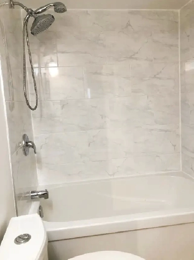 Spacious Corner 2 Bedroom Condo — 1,000 sq ft — $2,850/month
