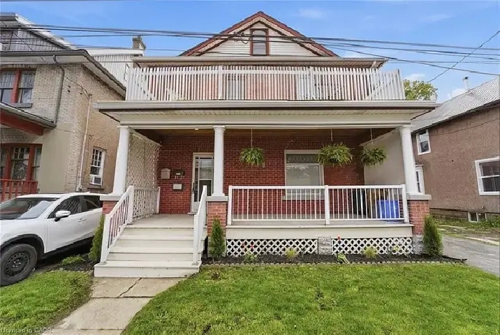 2 Bdrm Upper Apartment for Rent, all utilities included