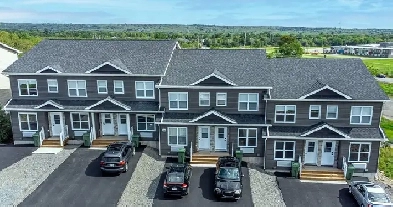 6-780 Hillcrest Dr Avail Oct 1, 3bed/3.5bath Townhouse Northside