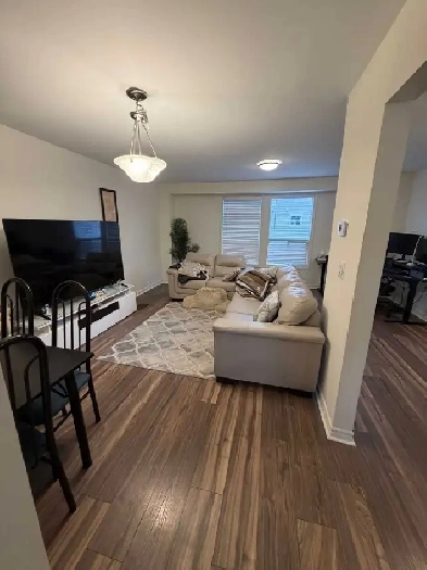 3 BEDROOM HOUSE RENTAL IN BRAMPTON / Mississauga.