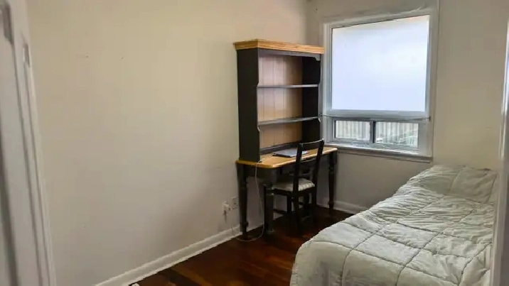 Bedroom in South Oshawa for rent