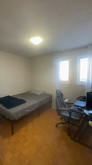 Private Room near SquareOne for Rent