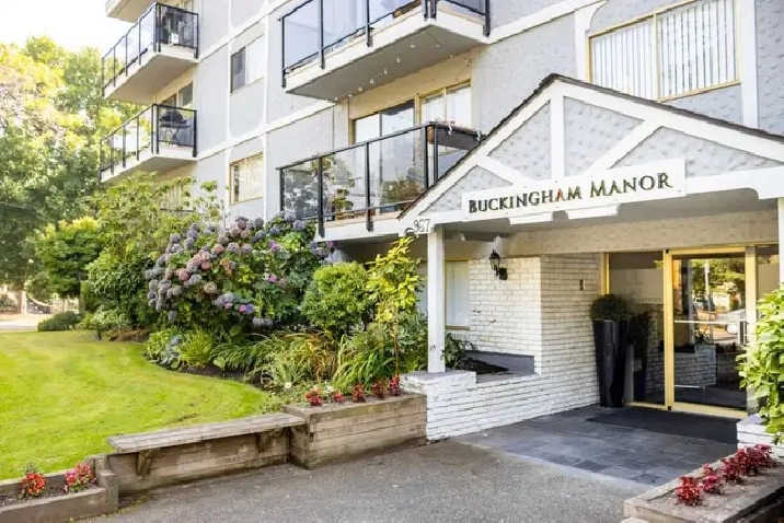 Buckingham Manor - Bachelor available at 967 Collinson Street, V
