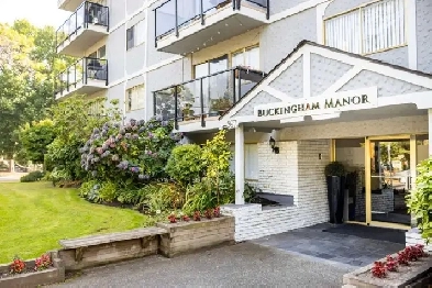 Buckingham Manor - Bachelor available at 967 Collinson Street, V