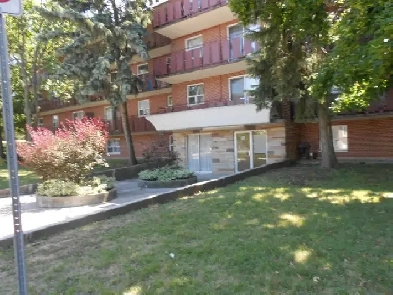 2 Bedroom Apartment @ 10 Veevers Dr, Hamilton !