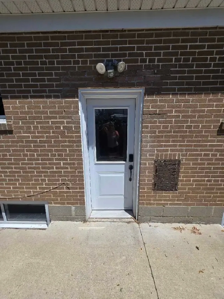 BRAMPTON 2 BEDROOM LOWER-LEVEL HOME AVAIL AUG 1