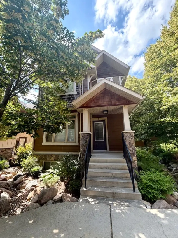 Beautiful Nutana townhouse for sale