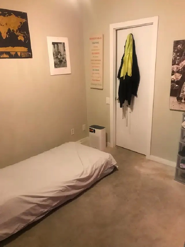 $800. Bedroom/bathroom in luxury condo near Finch subway!