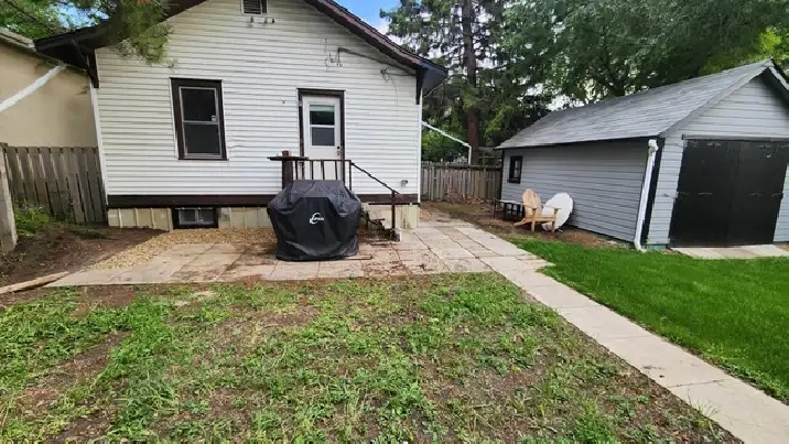 1 Bed & Den Buena Vista Full House for Rent