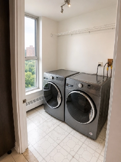 Spacious Corner 2 Bedroom Condo — 1,000 sq ft — $3,000/month