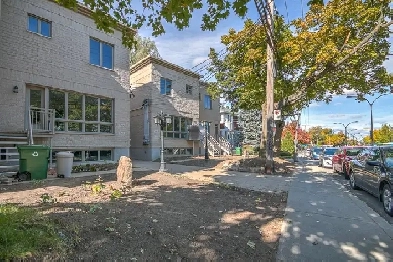 Belle maison de ville de 4 chambres avec garage dans Rosemont.