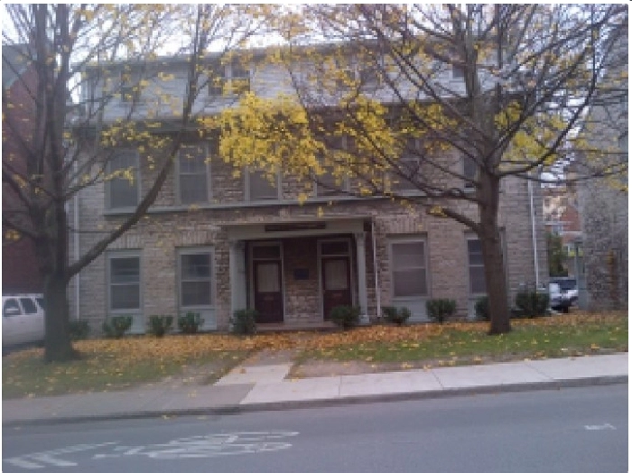 4-180 Johnson St. – Beautiful, Spacious 3 Bedroom Apartment!