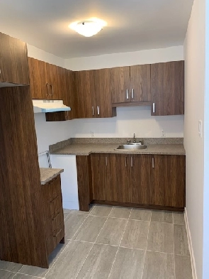 Rosemont ,3 1/2 , Renover. Chauffage et Eau Chaude Inclus!!