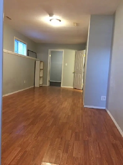 2 Bedroom Legal Basement Suite By School, Park, Transit NE