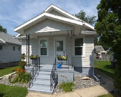 House for Rent  New Reno. Quiet Windsor W. $1700   Utilities