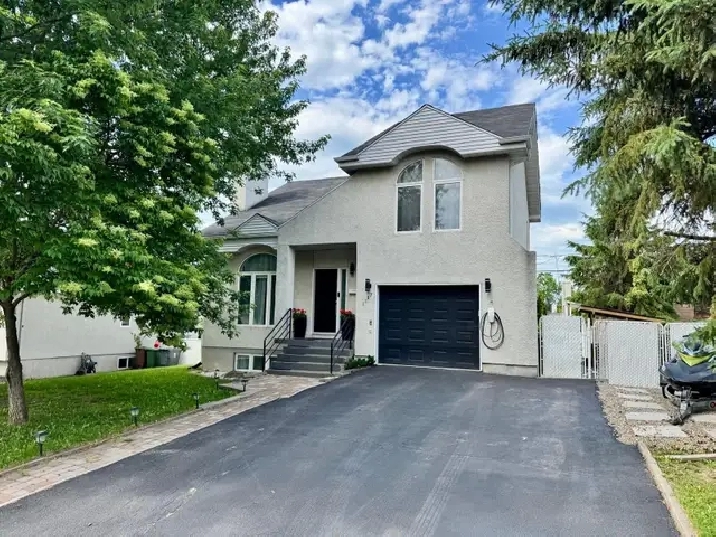 Maison 4 chambres - Boisbriand - 4 Bedroom House